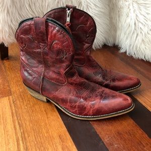 Dingo Adobe Rose, Distressed Western Ankle Boots
